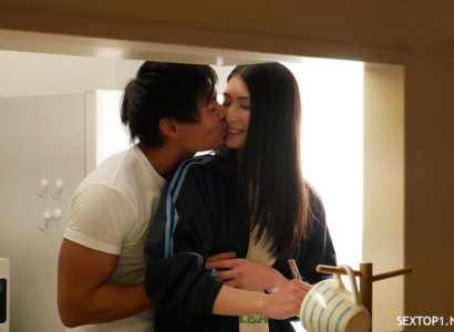 Vợ đi vắng, chồng ở nhà tò te với chị dâu dâm đãng