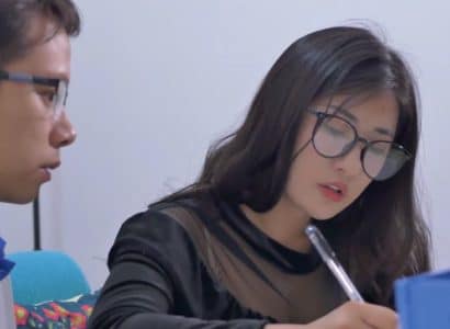 Cô giáo trẻ đến nhà dạy kèm cậu học trò ham chơi - JAV HD Video | Javhay