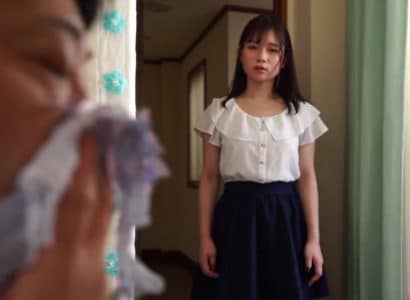 Con gái phát hiện bố dượng biến thái ngửi đồ lót của mình - JAV HD Video | Javhay