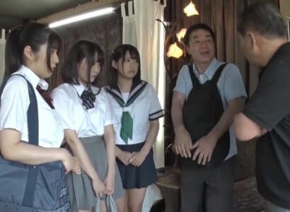 Thất nghiệp, ông bố khốn nạn dẫn 3 cô con gái đi bán dâm - JAV HD Video | Javhay