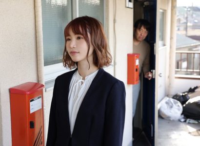 Gã hàng xóm biến thái thường xuyên nghe tiếng rên của đôi vợ chồng trẻ cạnh bên - JAV HD Video | Javhay