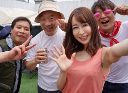 Chồng để vợ cắm trại 3 ngày 2 đêm với hiệp hội khu phố mà không biết… - JAV HD Video | Javhay