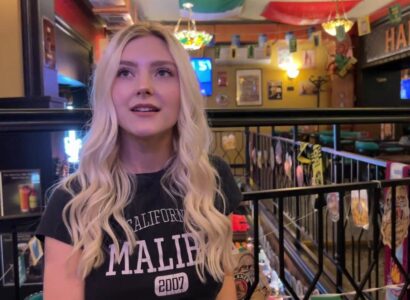 Eva Elfie gạ một chàng trai may mắn ở quán bar vào toilet - JAV HD Video | Javhay