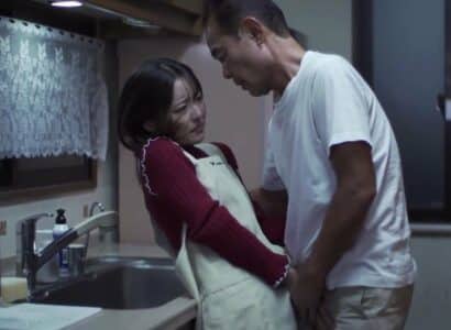 Chồng đi làm vợ ở nhà bị gã chủ tịch khu phố đến nhà cưỡng bức - JAV HD Video | Javhay