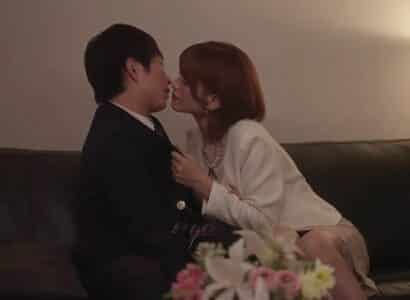 Mẹ kế có món quà bất ngờ chúc mừng cậu con trai tốt nghiệp - JAV HD Video | Javhay