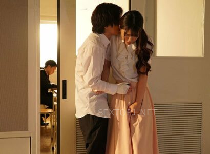 Học trò cá biệt tống tình cô giáo khi chồng cô ấy tương tác cậu ta - JAV HD Video | Javhay