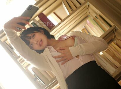 Cậu học trò phát hiện cô giáo chụp ảnh sex ngay tại thư viện trường đăng lên mạng - JAV HD Video | Javhay