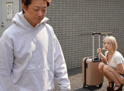 Cho cô nàng lang thang một miếng cơm nắm, nào ngờ cô ấy theo về tận nhà - JAV HD Video | Javhay