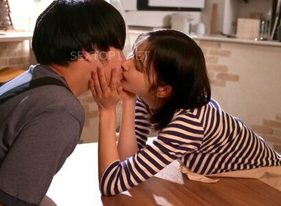 Watch Cô gái xinh đẹp ở chổ làm mà tôi nghĩ rằng khó với tới lại bất ngờ hôn tôi in HD Cô gái xinh đẹp ở chổ làm mà tôi nghĩ rằng khó với tới lại bất ngờ hôn tôi - JAV HD Video | Javhay